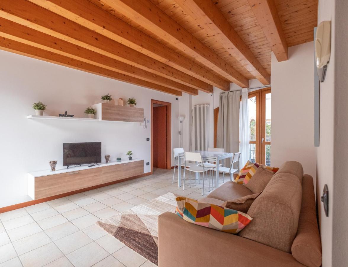 Happy Guest Apartments - Lake & Relax Riva di Solto Buitenkant foto