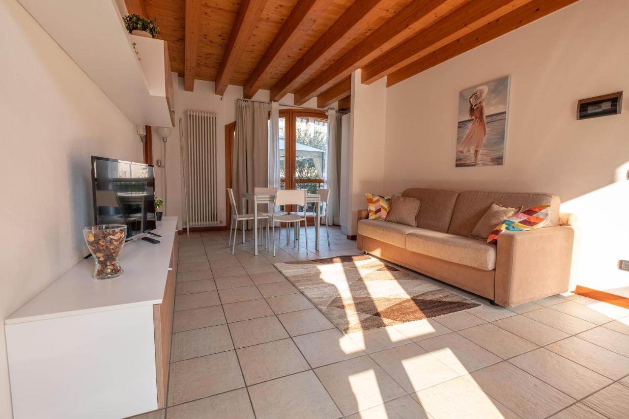 Happy Guest Apartments - Lake & Relax Riva di Solto Buitenkant foto