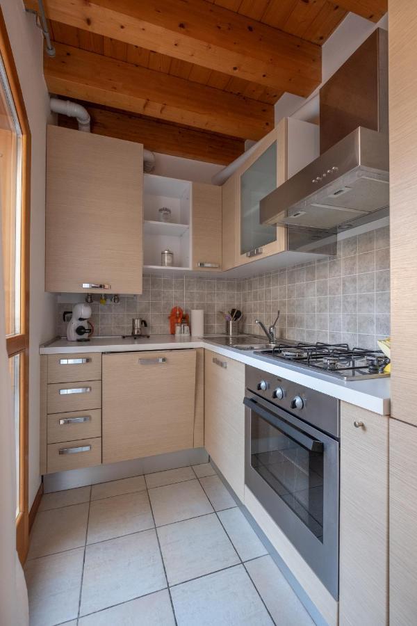 Happy Guest Apartments - Lake & Relax Riva di Solto Buitenkant foto