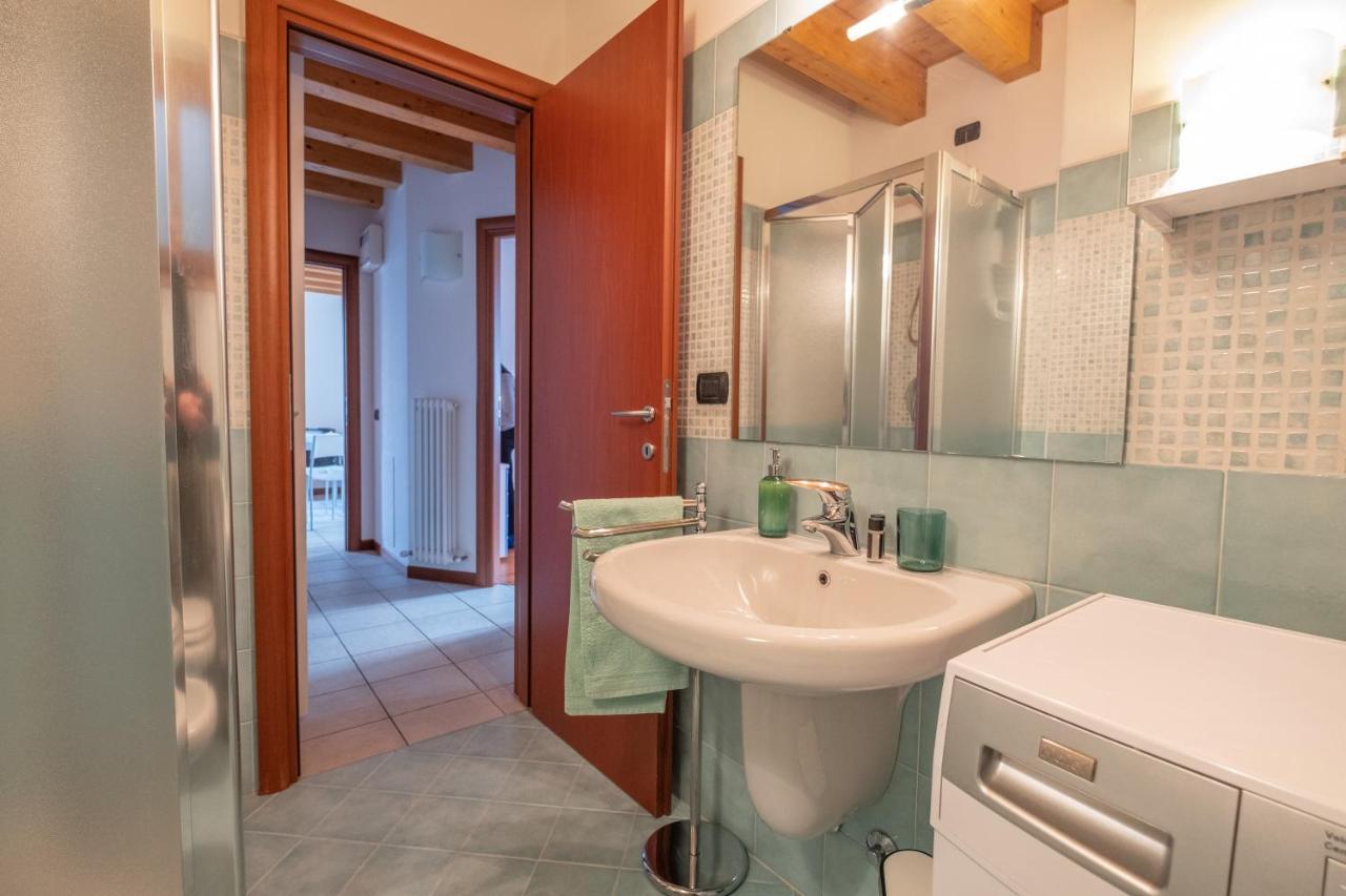 Happy Guest Apartments - Lake & Relax Riva di Solto Buitenkant foto