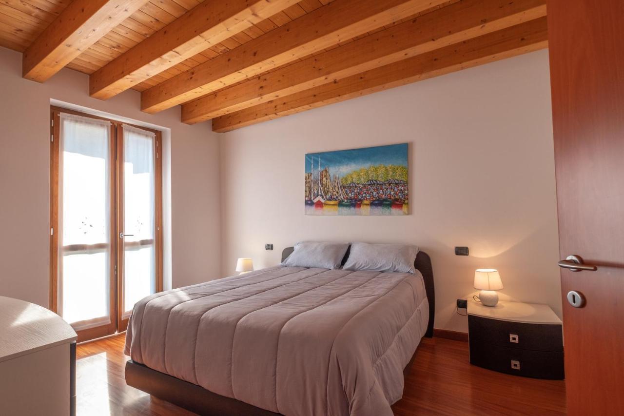Happy Guest Apartments - Lake & Relax Riva di Solto Buitenkant foto