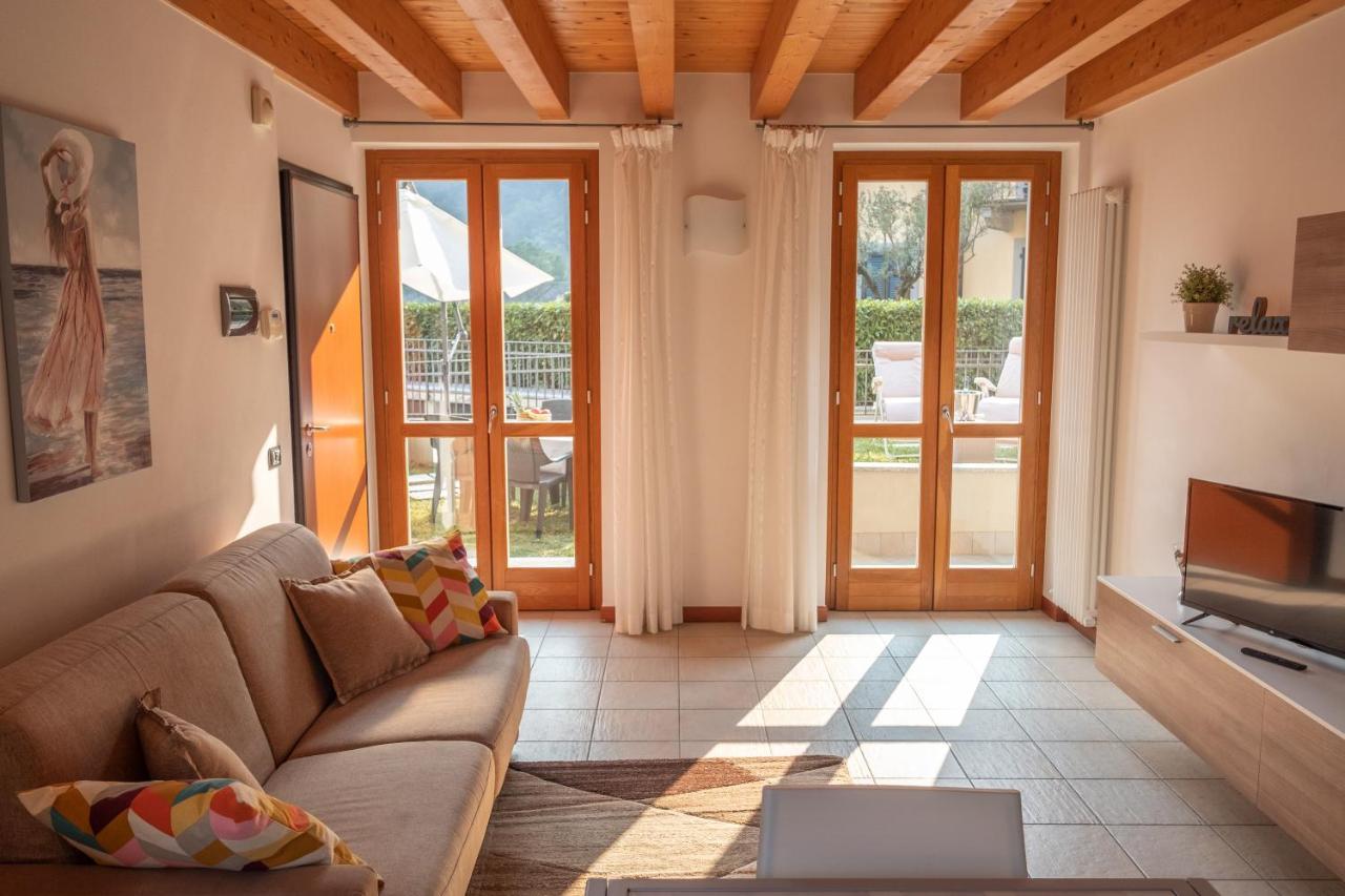 Happy Guest Apartments - Lake & Relax Riva di Solto Buitenkant foto